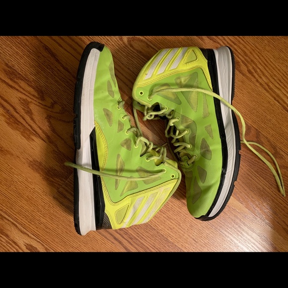 neon yellow basketball shoes